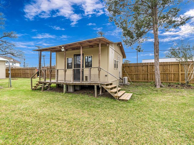 26 W Austin Street, Bellville, TX 77418