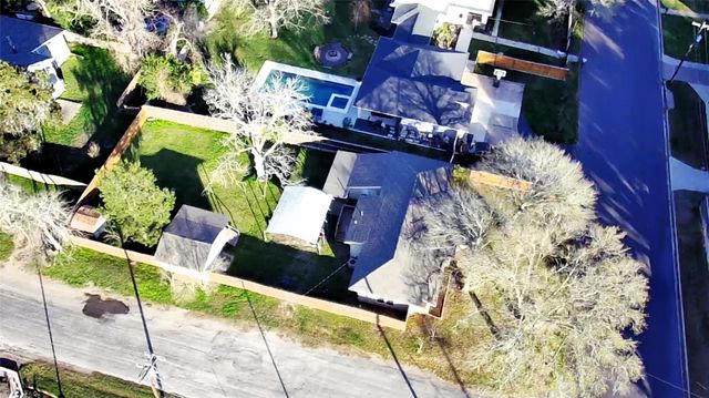 26 W Austin Street, Bellville, TX 77418