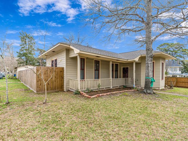 26 W Austin Street, Bellville, TX 77418