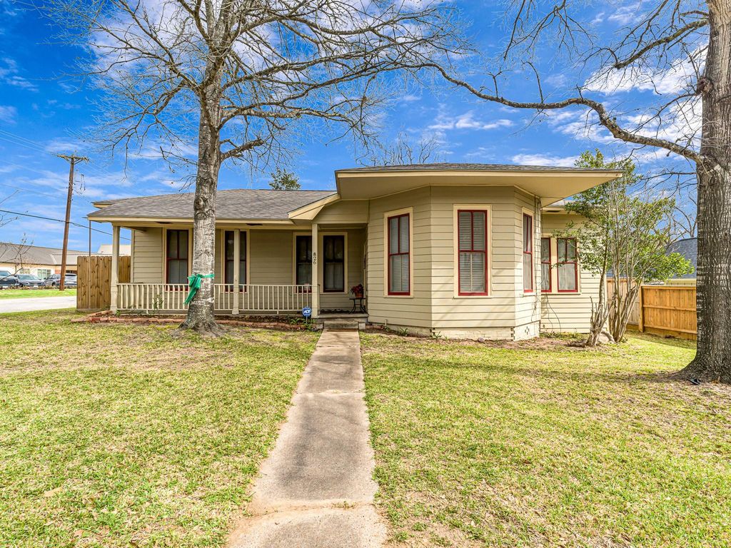 26 W Austin Street, Bellville, TX 77418