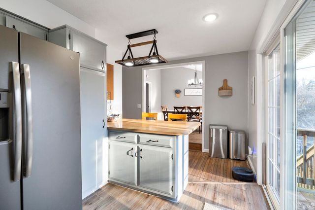 56 Knoll Crest Court, West Lafayette, IN 47906