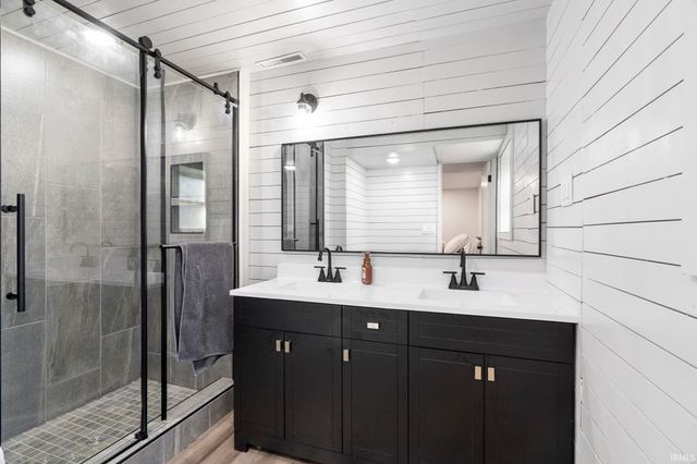 56 Knoll Crest Court, West Lafayette, IN 47906