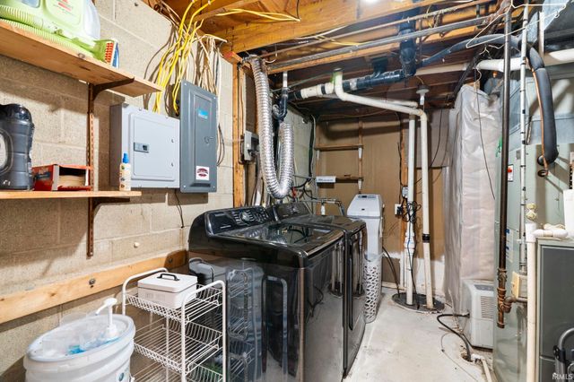 56 Knoll Crest Court, West Lafayette, IN 47906