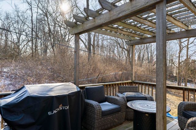 56 Knoll Crest Court, West Lafayette, IN 47906