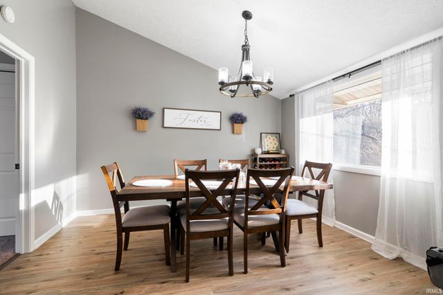 56 Knoll Crest Court, West Lafayette, IN 47906