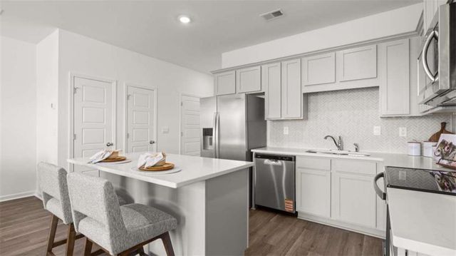 210 Kenmore Circle, Perry, GA 31069
