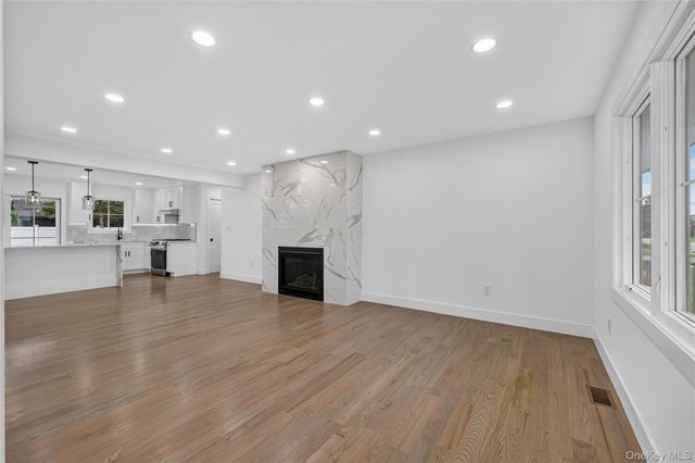 238 N Oak Street, Massapequa, NY 11758