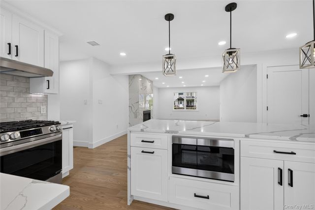 238 N Oak Street, Massapequa, NY 11758