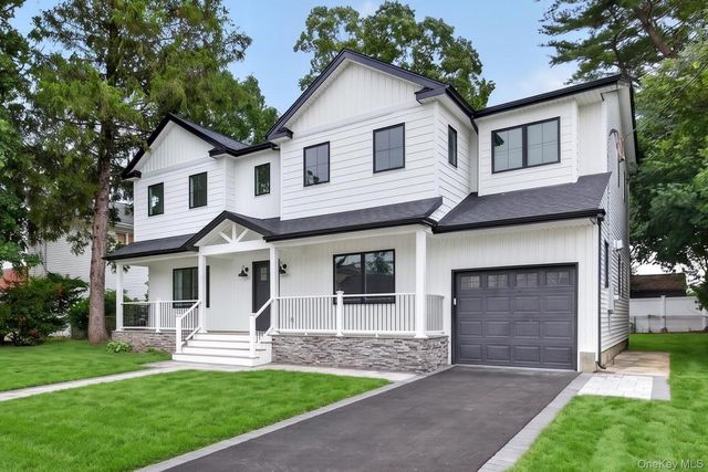 238 N Oak Street, Massapequa, NY 11758