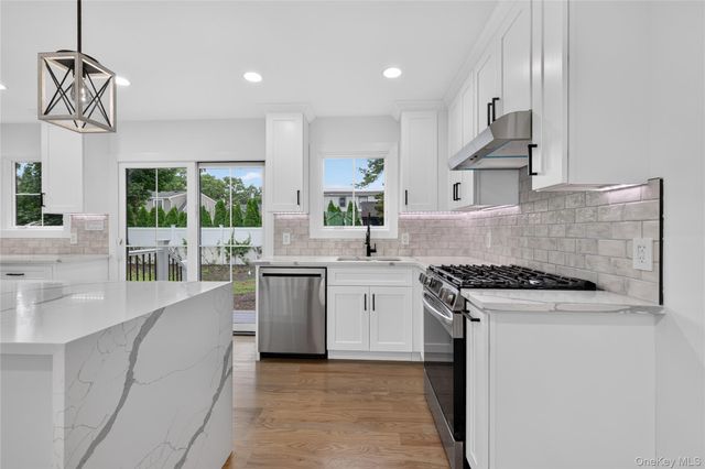 238 N Oak Street, Massapequa, NY 11758