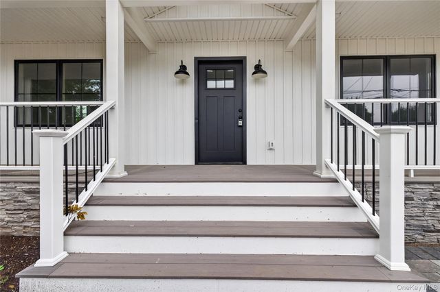 238 N Oak Street, Massapequa, NY 11758