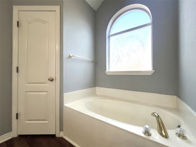 518 Wild Springs Drive, Midlothian, TX 76065