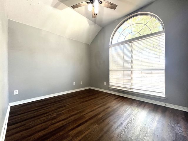 518 Wild Springs Drive, Midlothian, TX 76065