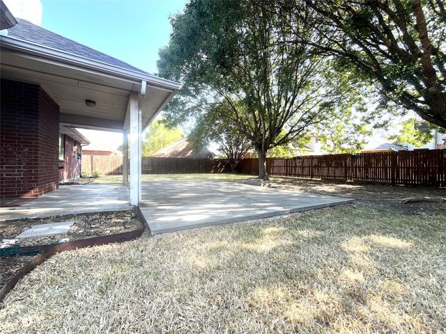 518 Wild Springs Drive, Midlothian, TX 76065