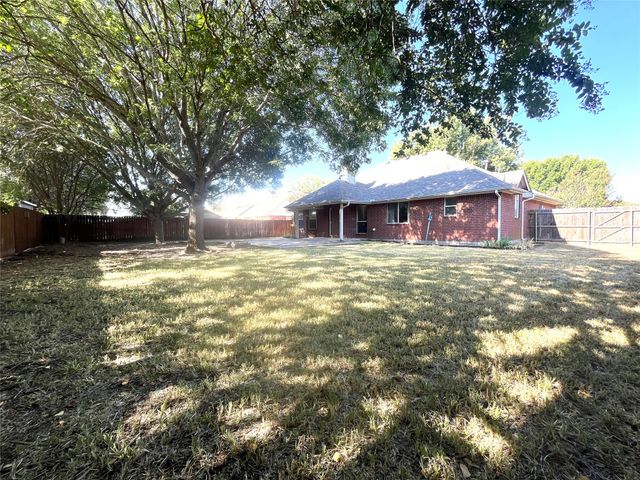518 Wild Springs Drive, Midlothian, TX 76065