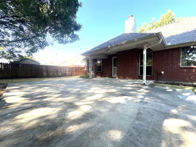518 Wild Springs Drive, Midlothian, TX 76065
