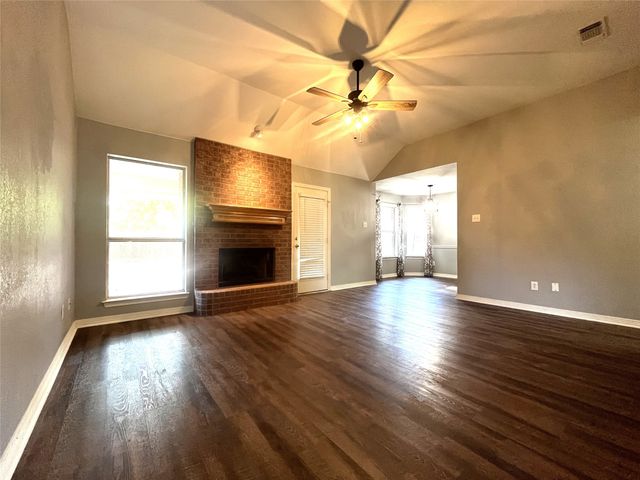 518 Wild Springs Drive, Midlothian, TX 76065