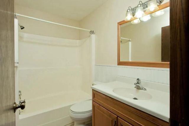 4101 Parklawn Avenue 310, Edina, MN 55435