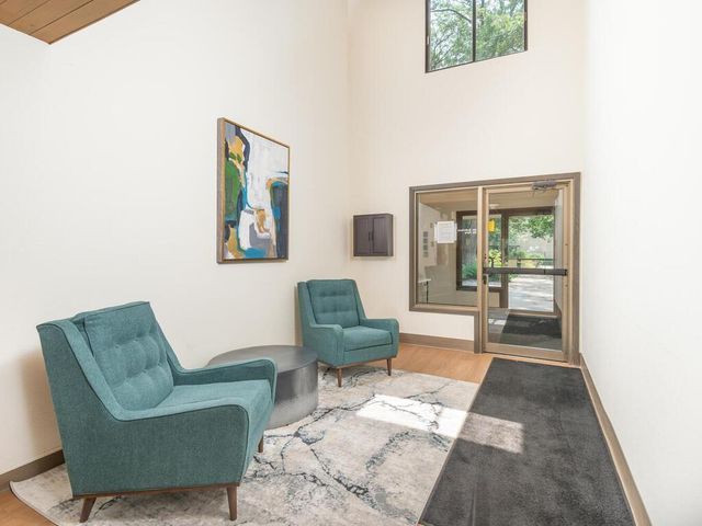 4101 Parklawn Avenue 310, Edina, MN 55435