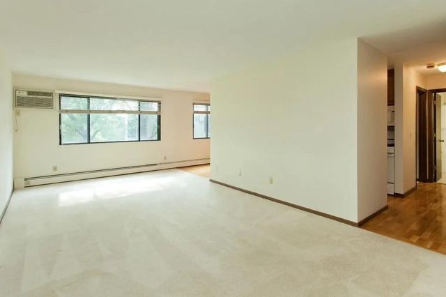 4101 Parklawn Avenue 310, Edina, MN 55435