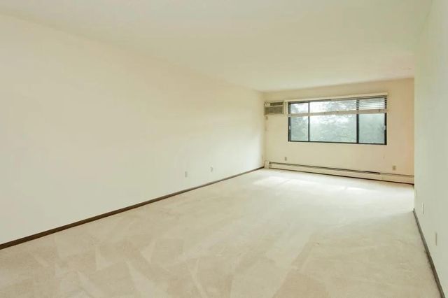 4101 Parklawn Avenue 310, Edina, MN 55435