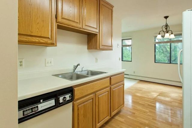 4101 Parklawn Avenue 310, Edina, MN 55435