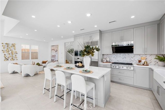 106 Albero, Irvine, CA 92602