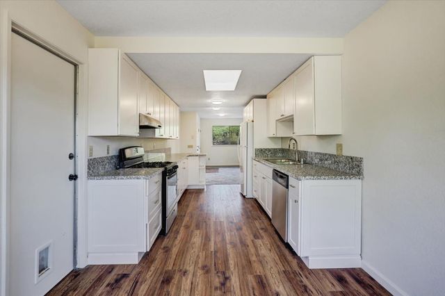 153 Arcadia Dr, Grass Valley, CA 95945