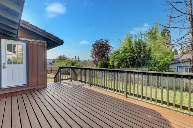 153 Arcadia Dr, Grass Valley, CA 95945