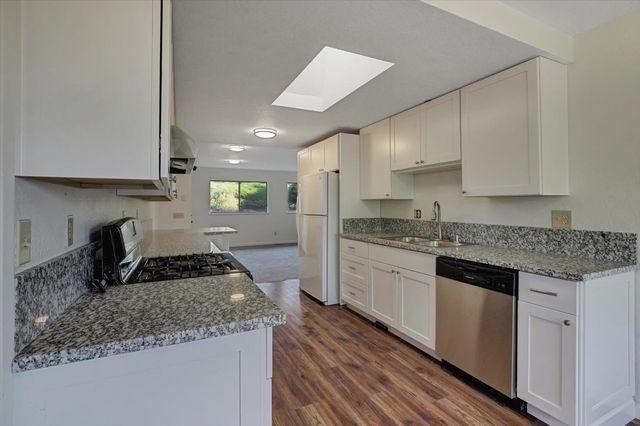 153 Arcadia Dr, Grass Valley, CA 95945