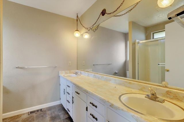 153 Arcadia Dr, Grass Valley, CA 95945