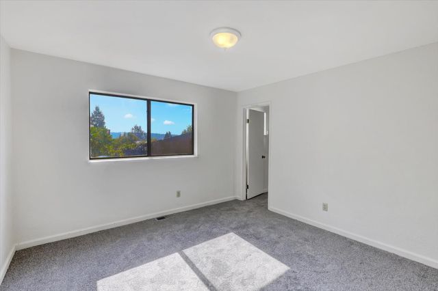 153 Arcadia Dr, Grass Valley, CA 95945