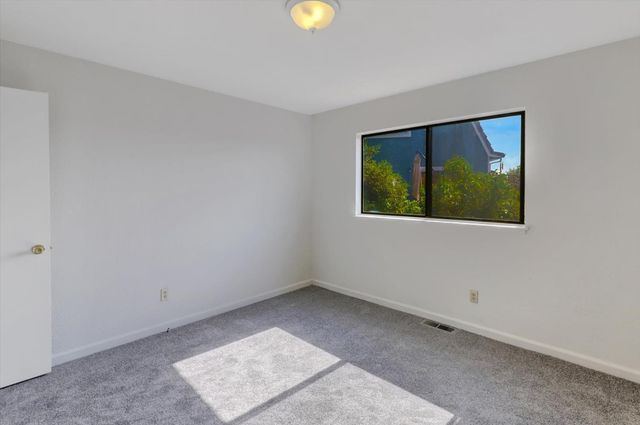 153 Arcadia Dr, Grass Valley, CA 95945