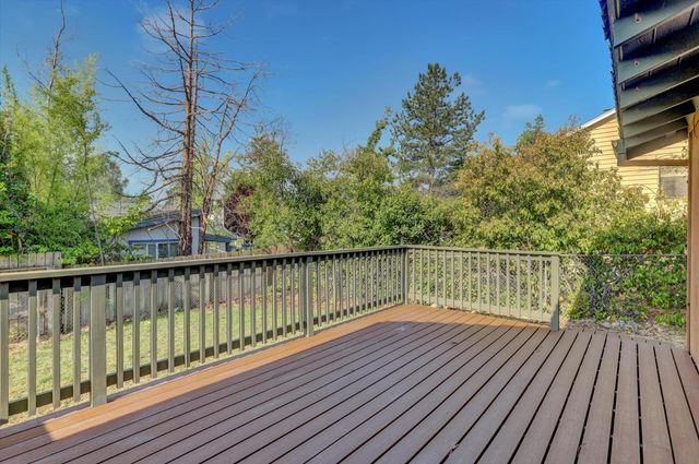 153 Arcadia Dr, Grass Valley, CA 95945