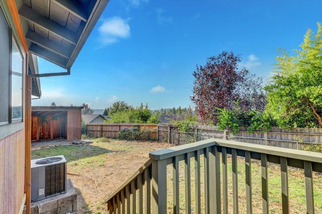 153 Arcadia Dr, Grass Valley, CA 95945