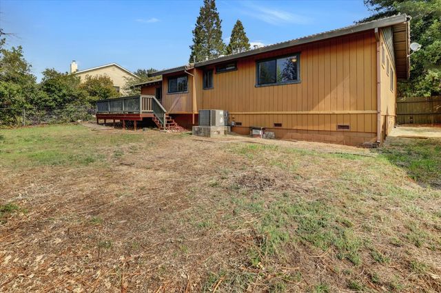 153 Arcadia Dr, Grass Valley, CA 95945