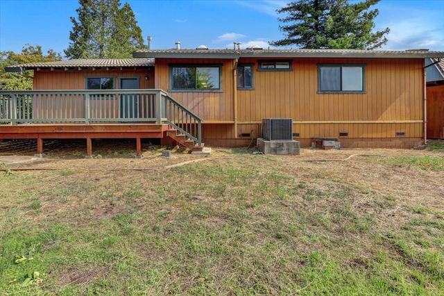 153 Arcadia Dr, Grass Valley, CA 95945