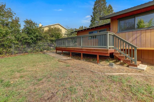 153 Arcadia Dr, Grass Valley, CA 95945