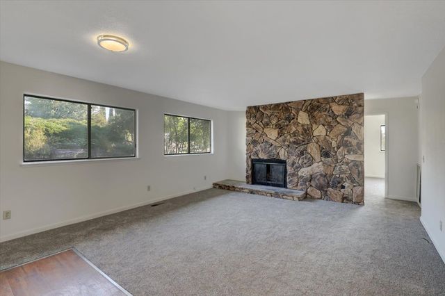 153 Arcadia Dr, Grass Valley, CA 95945