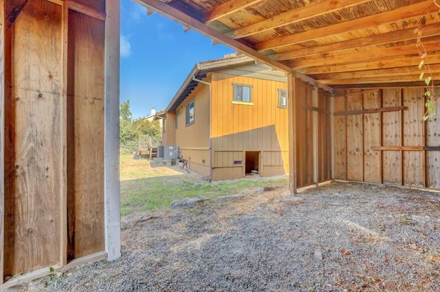 153 Arcadia Dr, Grass Valley, CA 95945