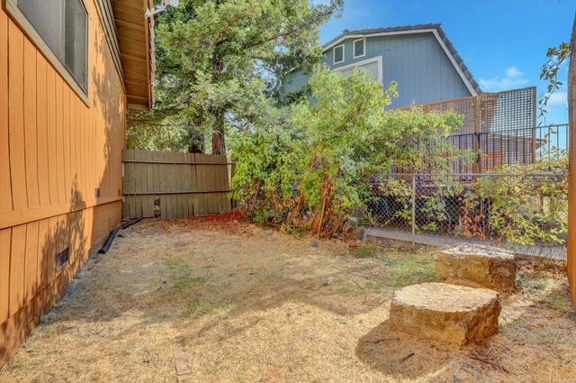 153 Arcadia Dr, Grass Valley, CA 95945