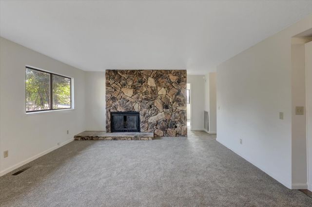 153 Arcadia Dr, Grass Valley, CA 95945