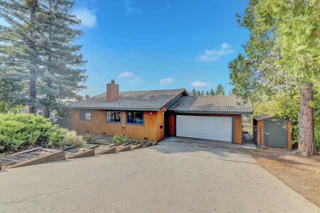 153 Arcadia Dr, Grass Valley, CA 95945