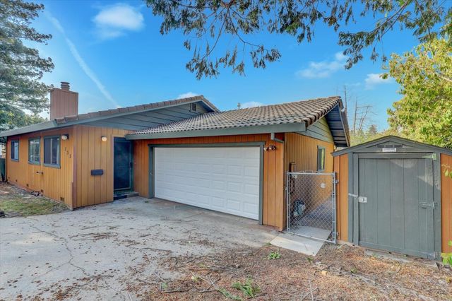 153 Arcadia Dr, Grass Valley, CA 95945