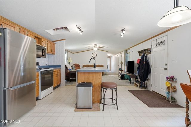 8626 Yawberg Road, Whitehouse, OH 43571