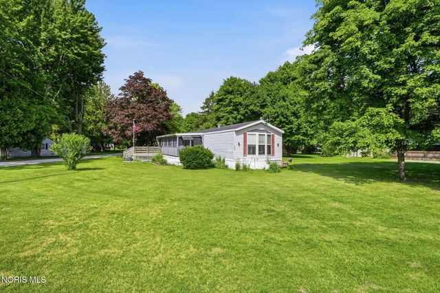8626 Yawberg Road, Whitehouse, OH 43571