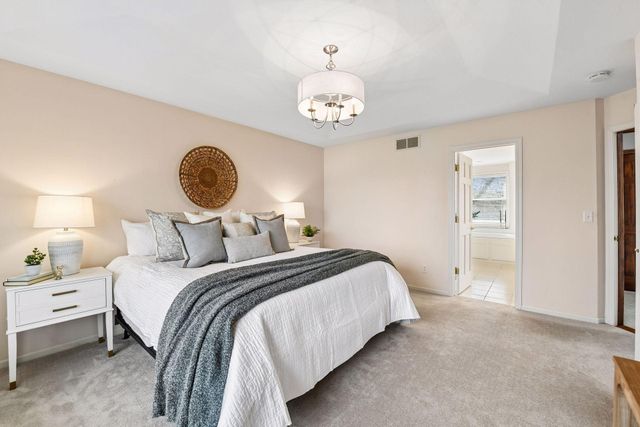 1360 Zircon Lane N, Plymouth, MN 55447