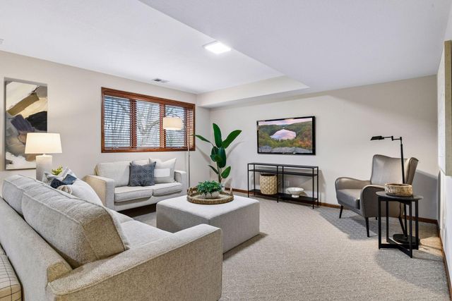 1360 Zircon Lane N, Plymouth, MN 55447