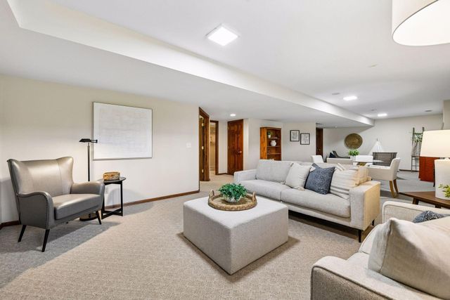 1360 Zircon Lane N, Plymouth, MN 55447