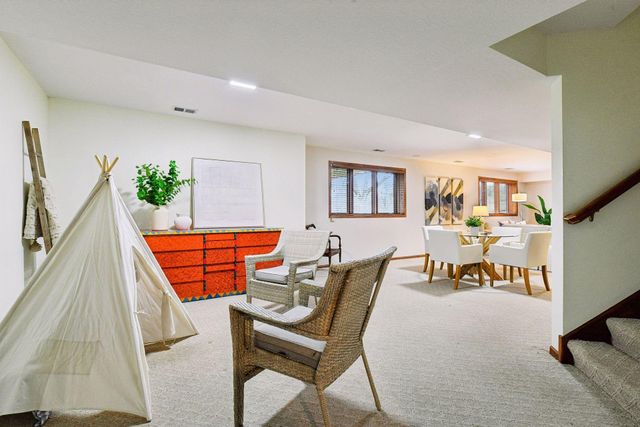 1360 Zircon Lane N, Plymouth, MN 55447